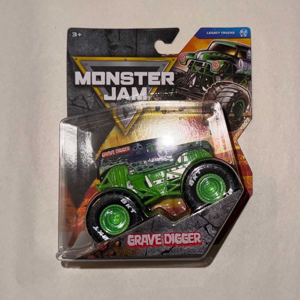 Monster Jam Grave Digger Series 45 1:64 Scale Die-Cast Monster Truck Spin Master